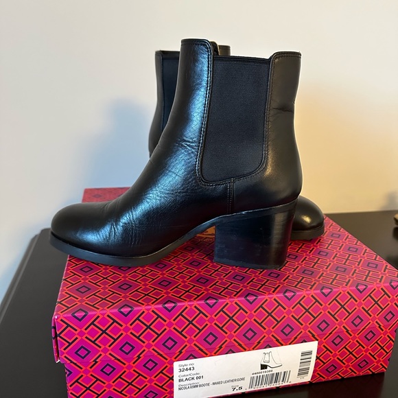 Tory Burch Nicola Bootie - Picture 9 of 12